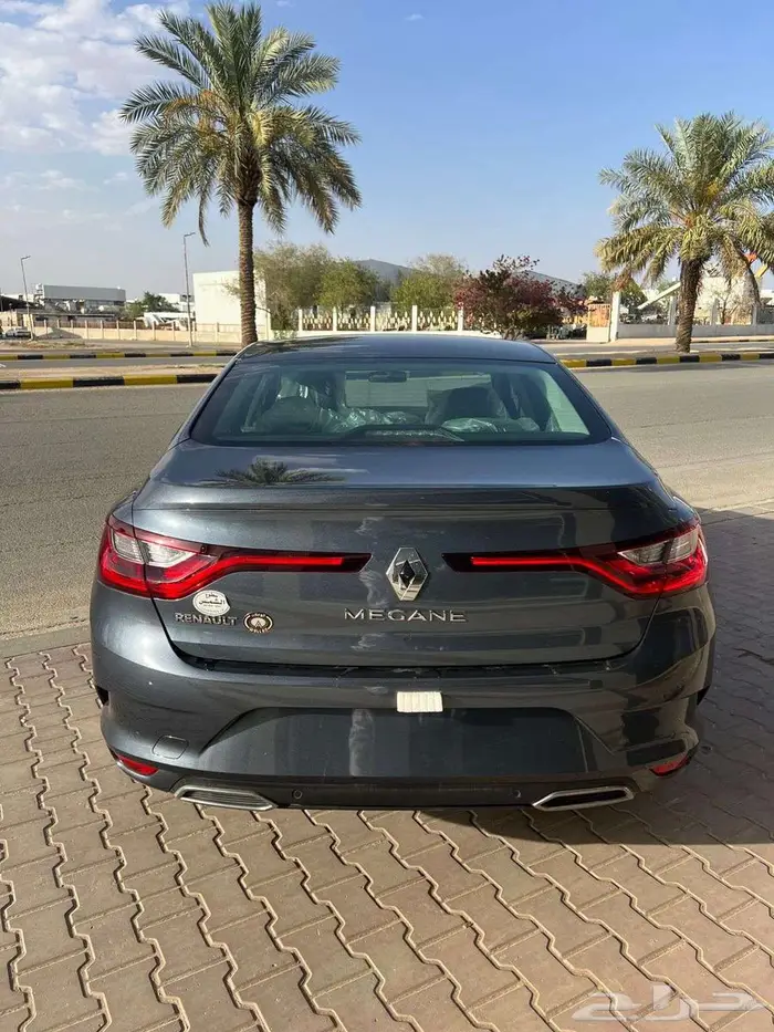 رينو ميغان نص فل موديل 2024م 3