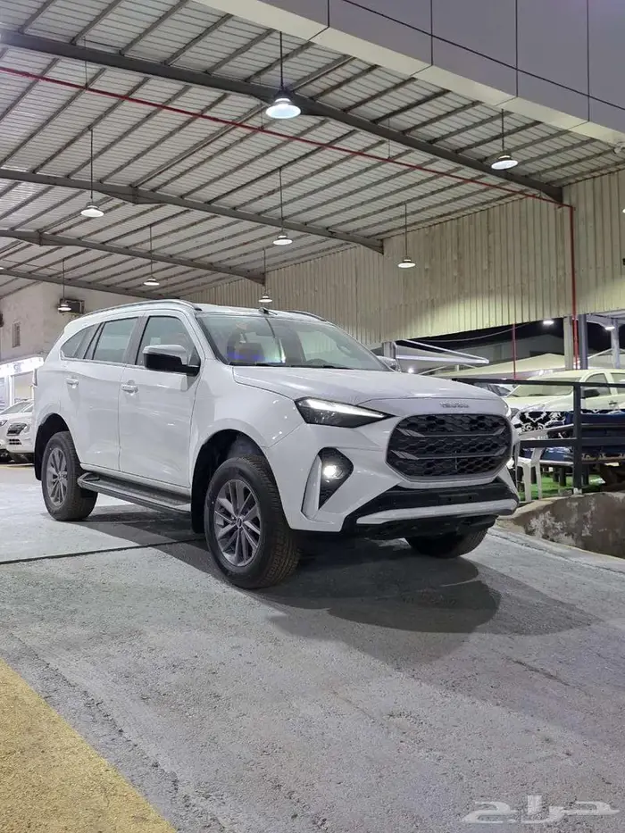 ايسوزو MUX 2025 - فل كامل للكاش والتقسيط 3