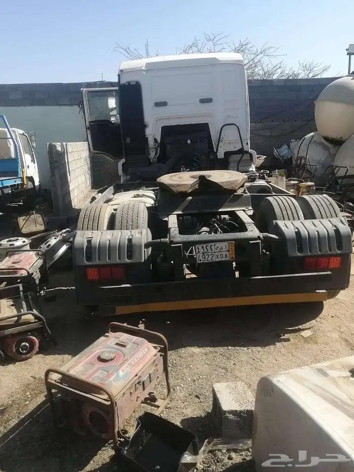 للبيع راس شاحنة مان موديل 2006 2