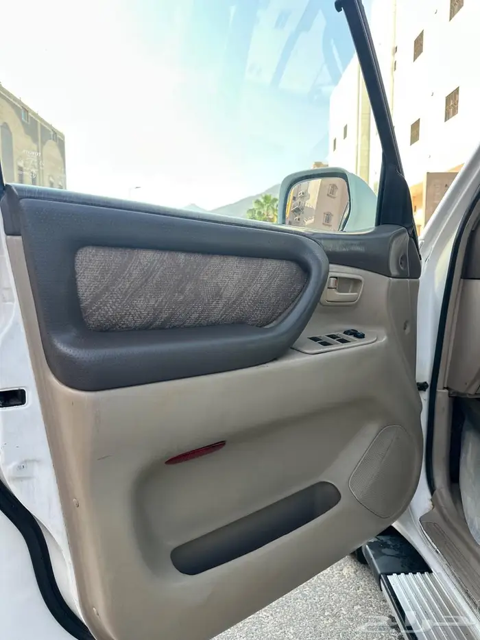 صالون 99 نظيف جدا مشروط 8