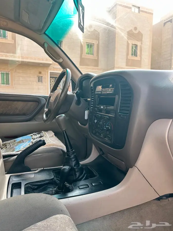 صالون 99 نظيف جدا مشروط 13