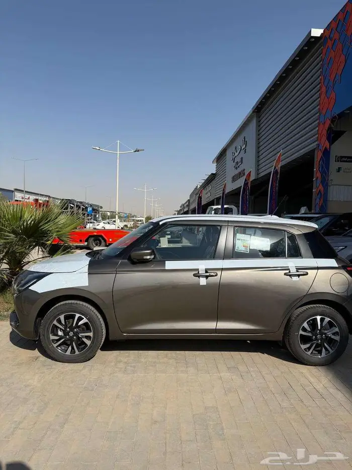 سوزوكي سويفت GLX فل موديل 2025 1