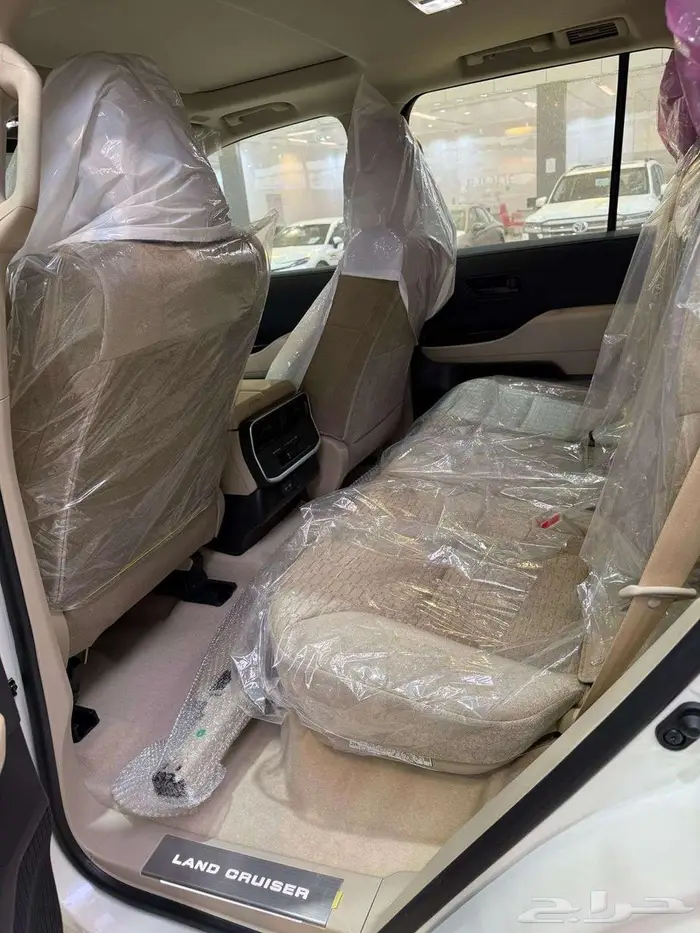 تويوتا لاندكروزر GXR بنزين 2025 7