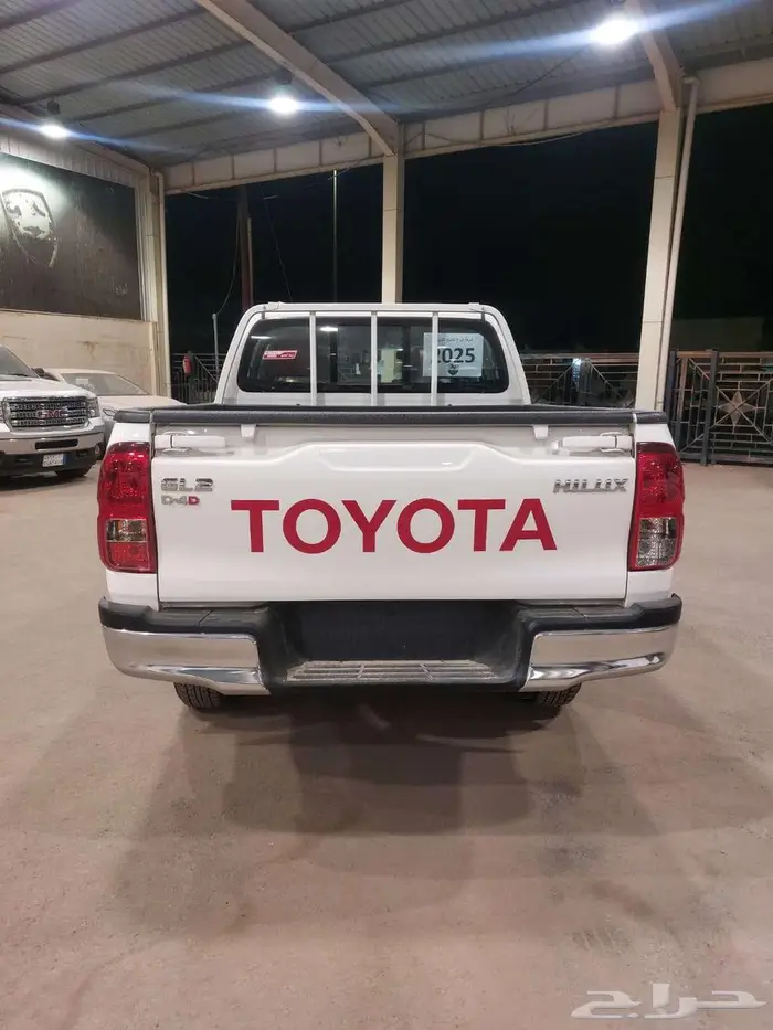 تويوتا هايلوكس GL2 غمارتين ديزل 2400سي سي 2025 3