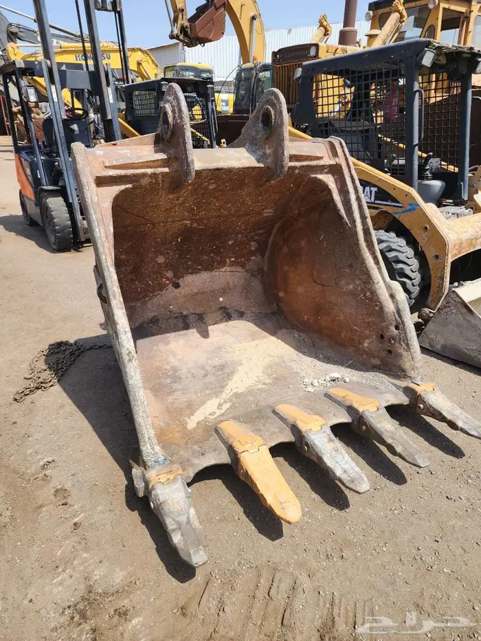 بوكلين هونداى 480 موديل 2015 معرض رواد المعدات 6