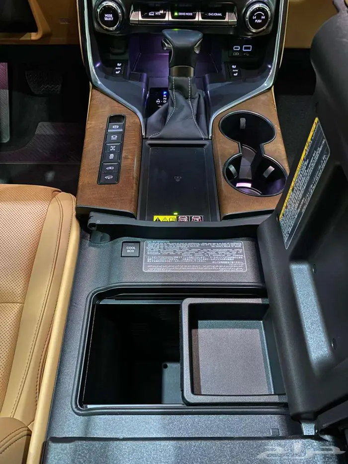 لكزس ال اكس 600 BB 2023 ابيض ماشيه 21000كم 38