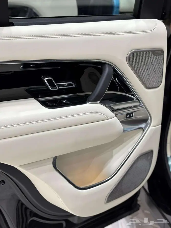 رنج روفر اوتوبيوغرافي 2025 10