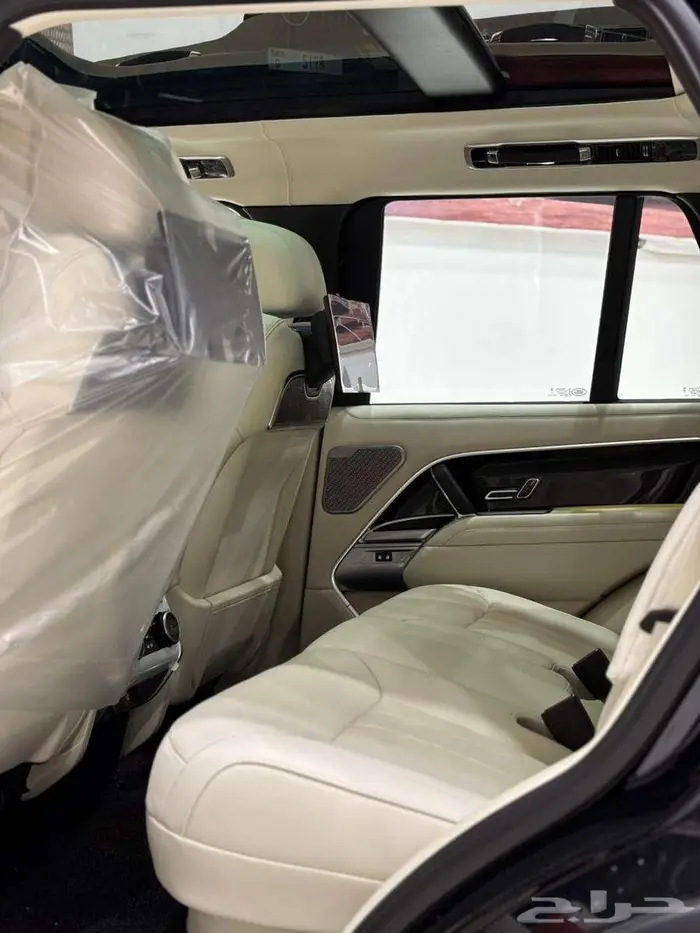 رنج روفر اوتوبيوغرافي 2025 8