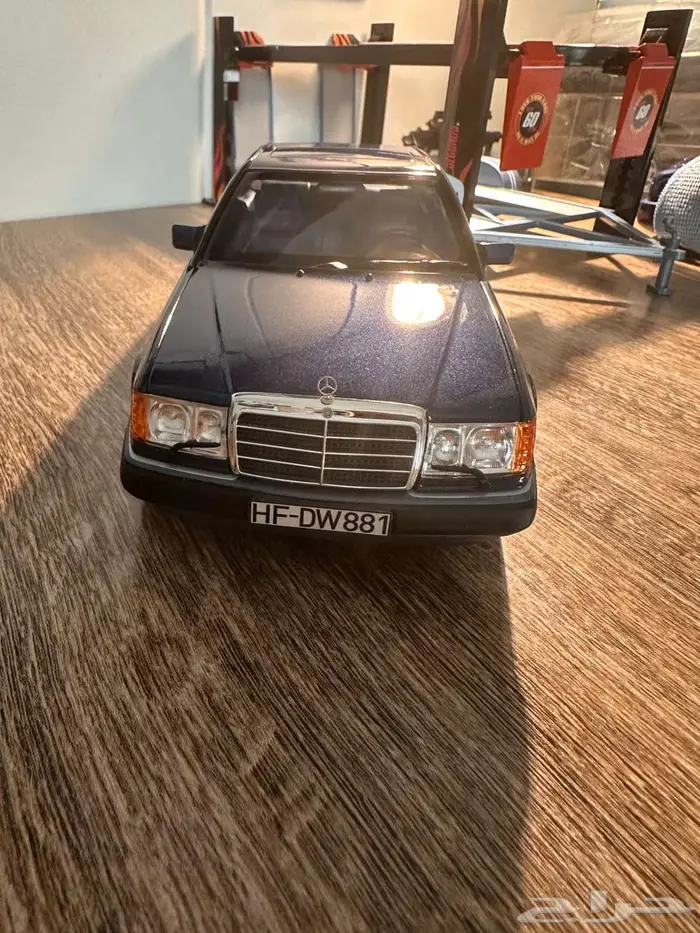Mercedes-Benz 300 CE-24 Coup  (C124) مجسم مقاس 1 18 13