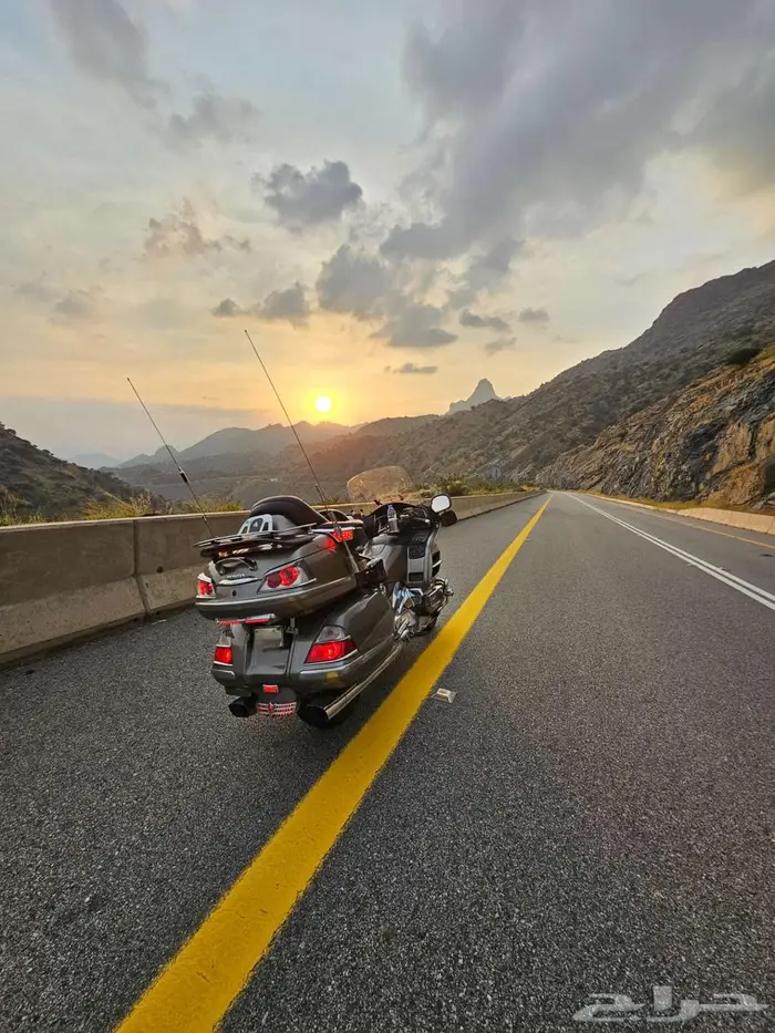 إعلان بيع  دباب هوندا قولدن وينق (Gold Wing) GL1800 2
