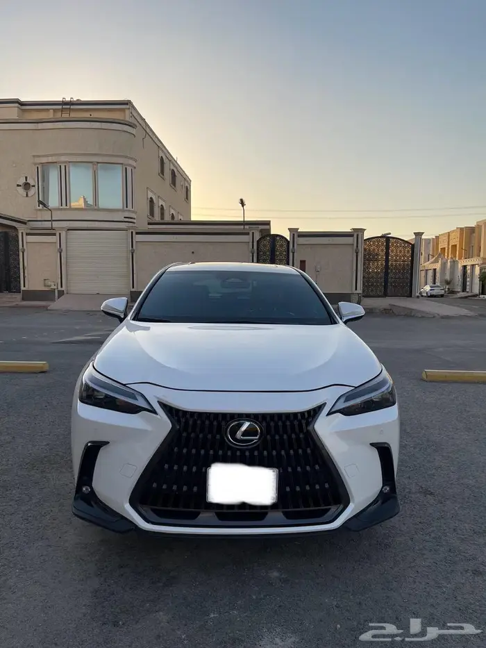لكزس NX350h 2024 ممشى قليل 1