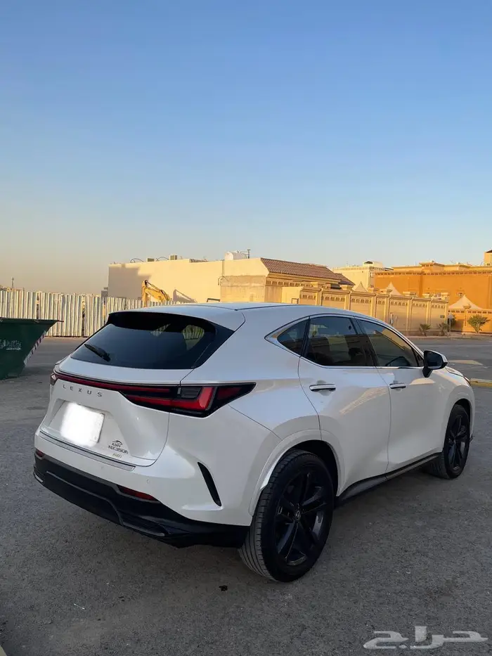 لكزس NX350h 2024 ممشى قليل 9