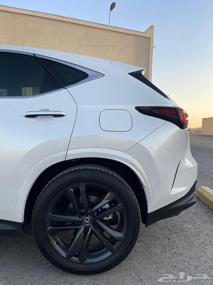 لكزس NX350h 2024 ممشى قليل 26