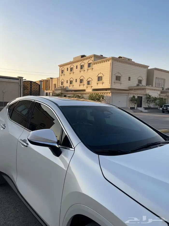 لكزس NX350h 2024 ممشى قليل 24