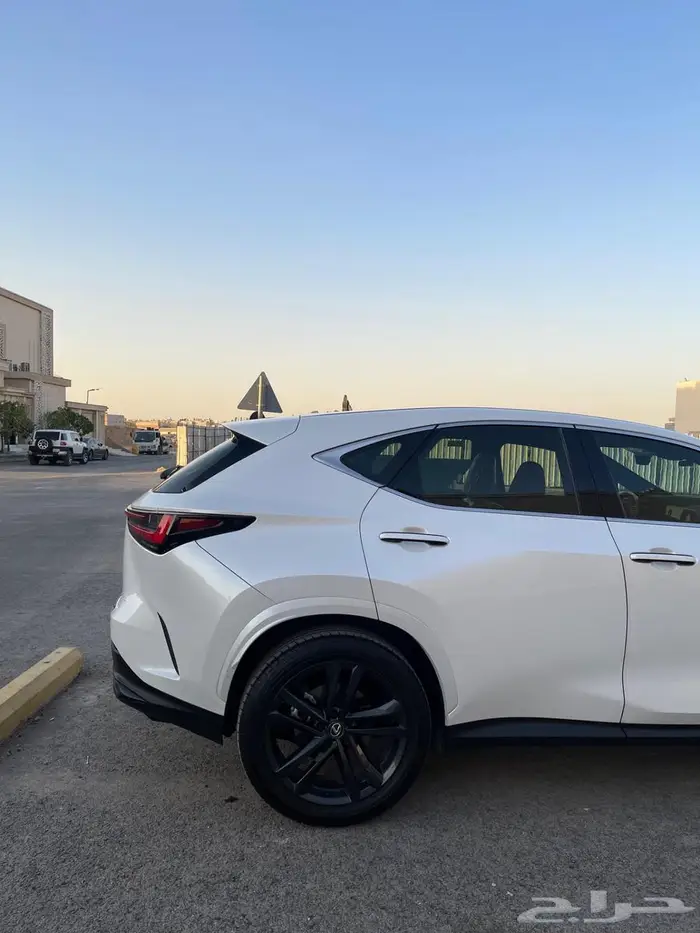 لكزس NX350h 2024 ممشى قليل 25