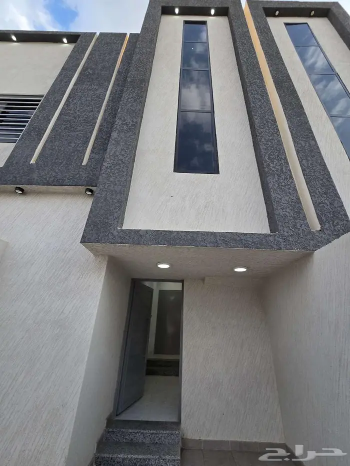 للبيع روف علوى مع ملحق 9غرف بمدخل سياره من650ألف شمال الخميس 2