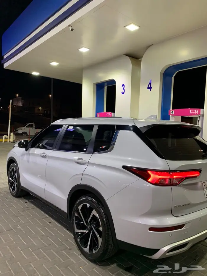 ميتسوبيشي اوتلاندر 2025 5