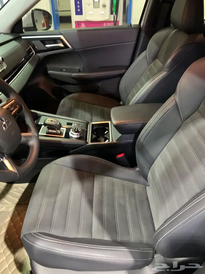 ميتسوبيشي اوتلاندر 2025 12