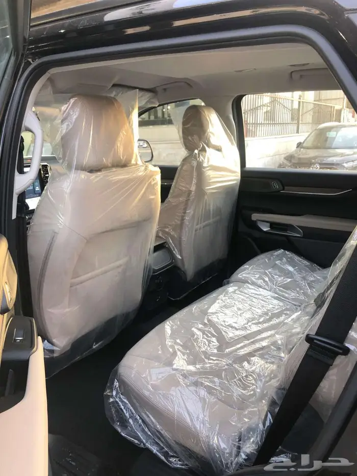 فورد ايفرست XLT بنزين 2025 الناغي نص فل ب 139 ألف 4