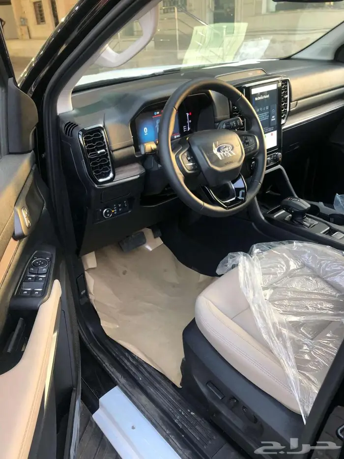 فورد ايفرست XLT بنزين 2025 الناغي نص فل ب 139 ألف 8