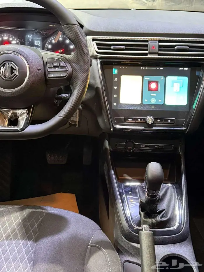 ام جي 5 ستاندر 2025 8