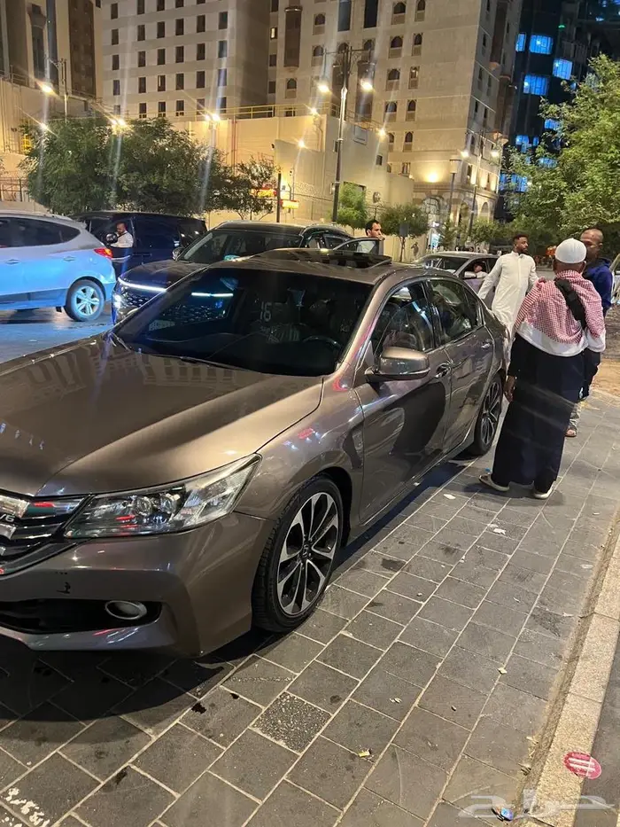 للبيع هوندا اكورد v62016 1