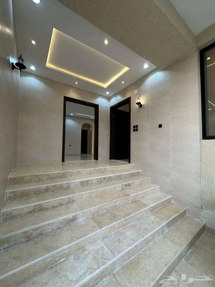 فيلا للبيع بسعر مغري 3