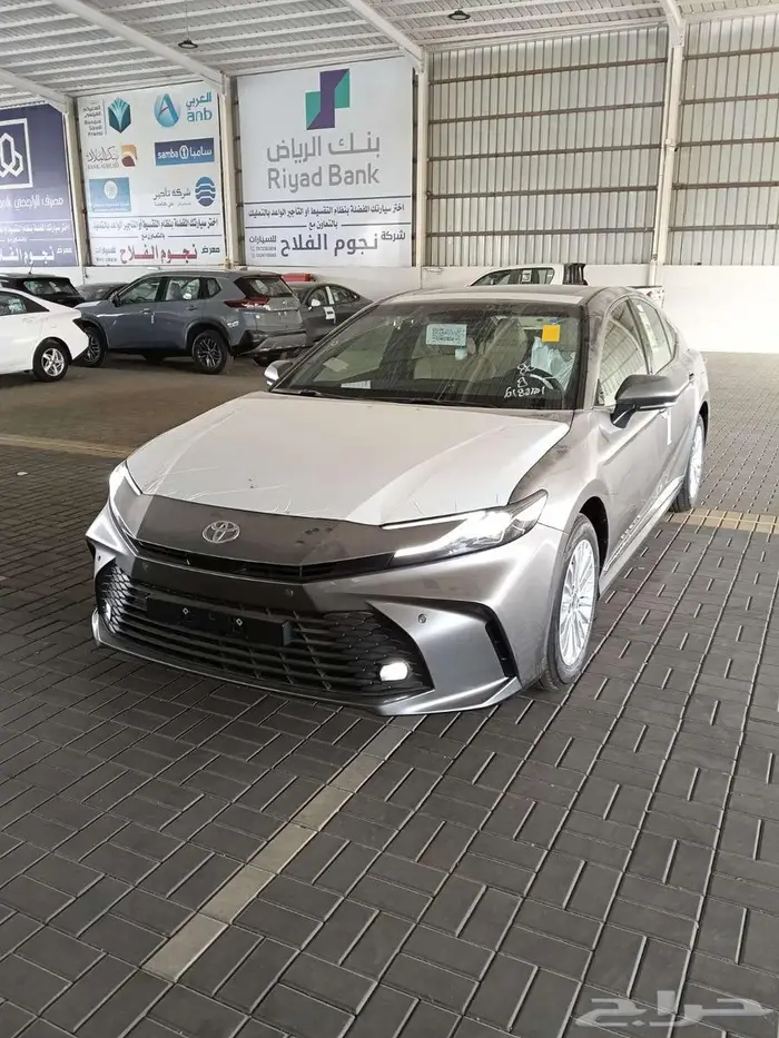 تويوتا كامري LE بنزين م2025 - سعودي 4