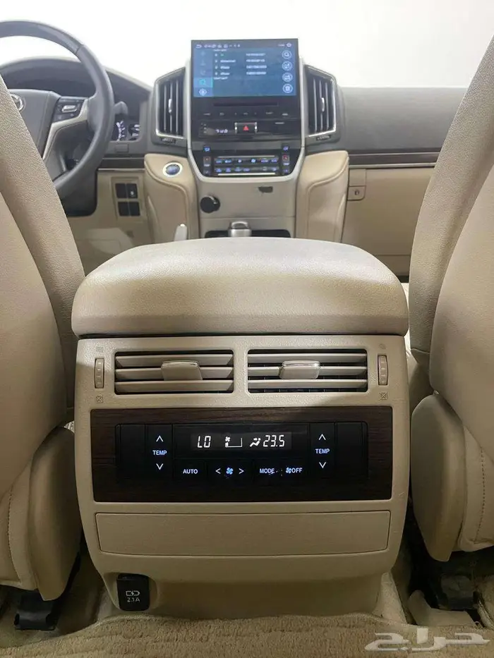 تويوتا لاندكروزر VXR 2021 17