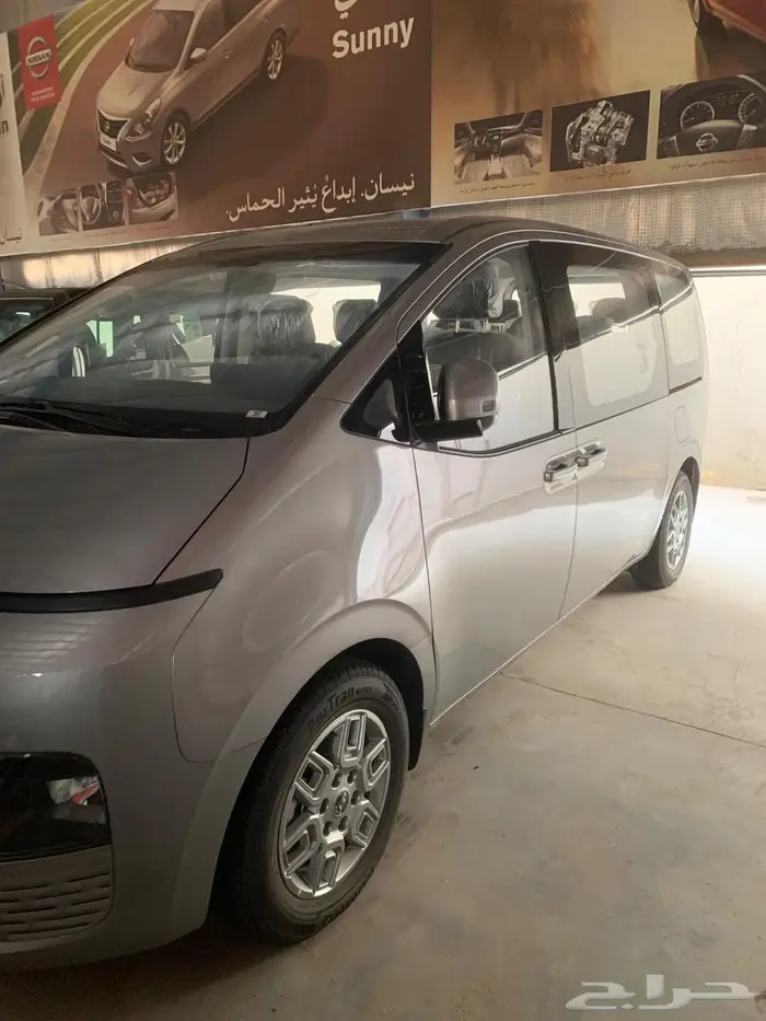 هيونداي ستاريا ديزل 9 راكب لون فضي 2025 1