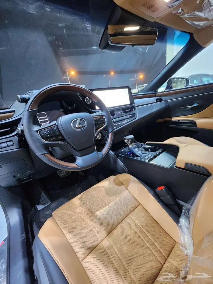 لكزس ES300h فئة AH هايبرد 2025 السعر 232900 10
