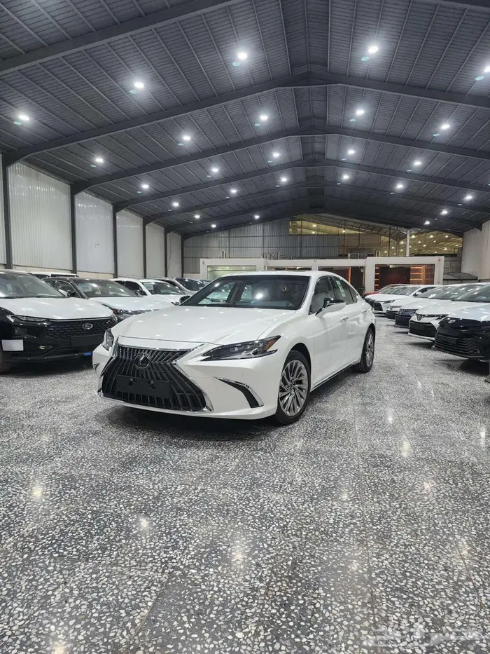 لكزس ES300h فئة AH هايبرد 2025 السعر 232900 1