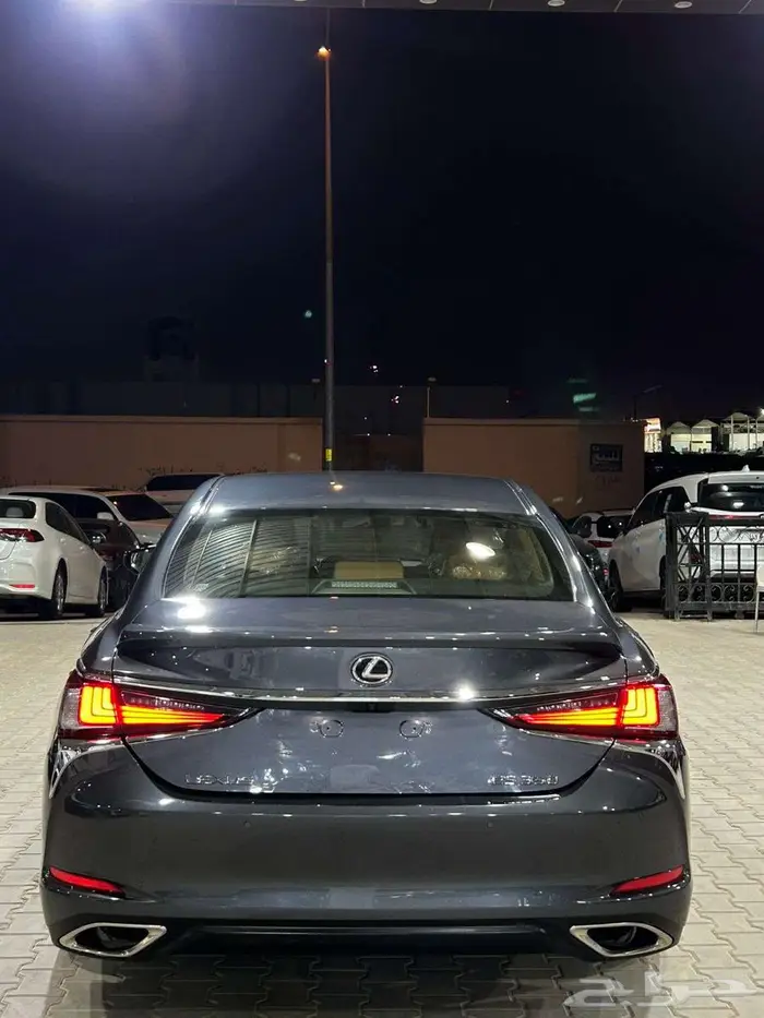 لكزس سيدان 2023 - ES350 بنزين 2