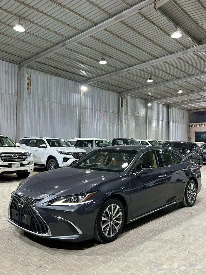 لكزس سيدان 2023 - ES350 بنزين 1