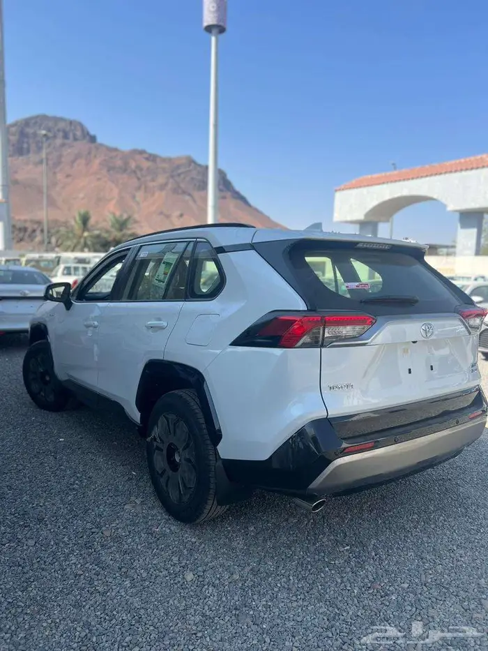 تويوتا راف فور XLE كاش و عروض التمويل 2025 4