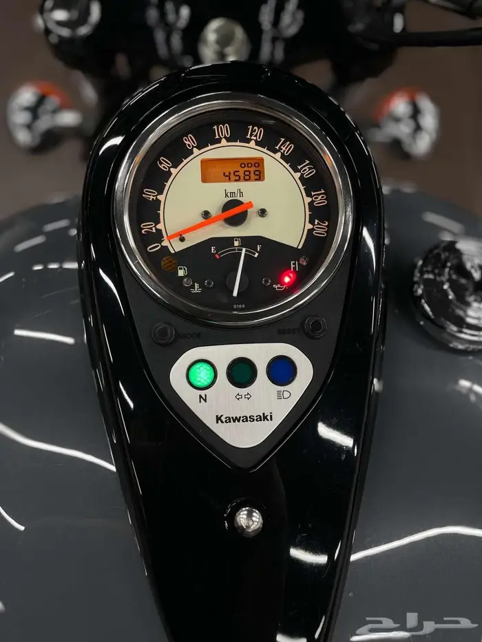 Kawasaki Vulcan 900 custom مخزن 5