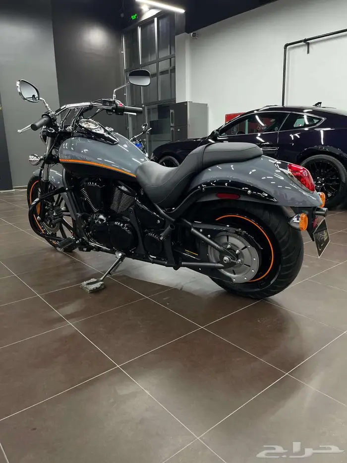 Kawasaki Vulcan 900 custom مخزن 4