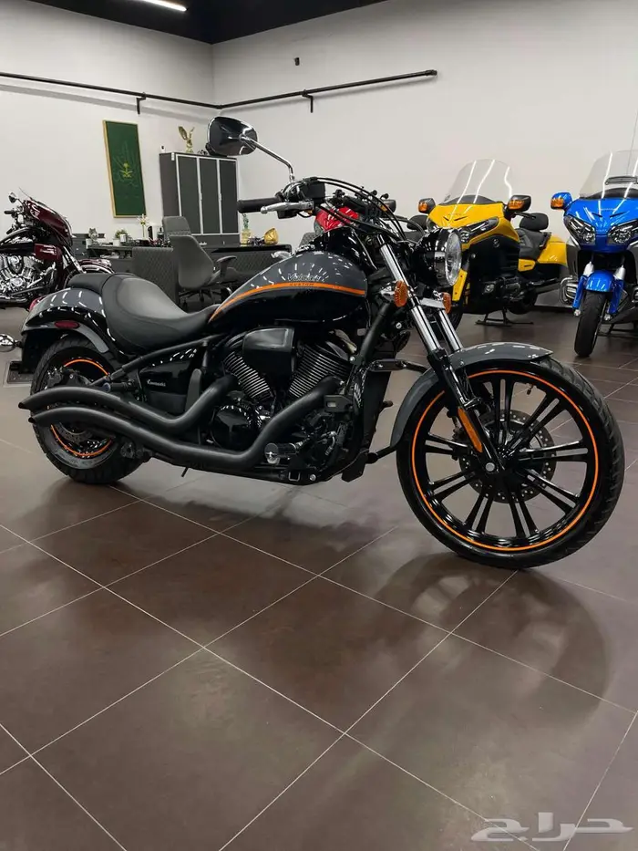 Kawasaki Vulcan 900 custom مخزن 0