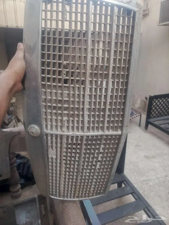 بسعر رخيص قطع مرسيدس w126 12