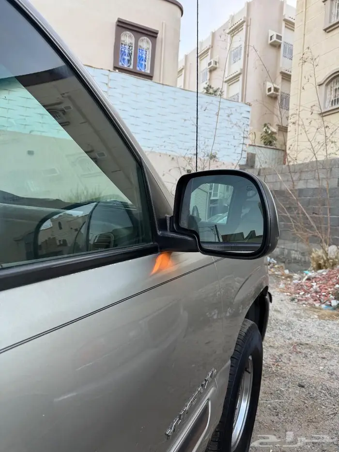 جي ام سي يوكن 2000 4