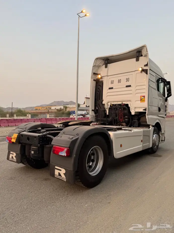 راس شاحنة مان الموديل 2021 الحجم TGX18.510 الشكل الجديد 6