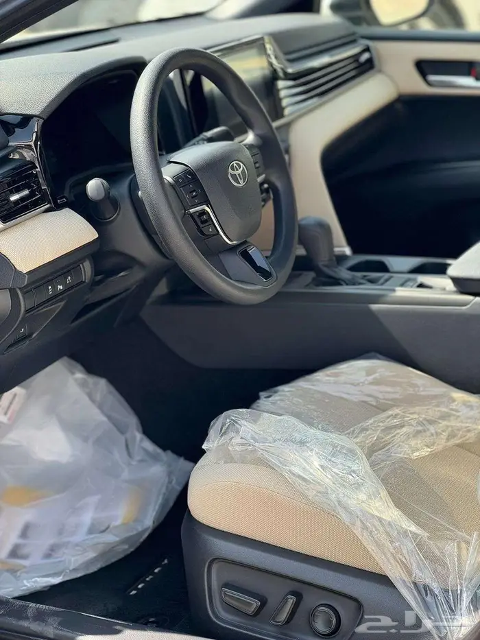 تويوتا كامري E بنزين 2025 5