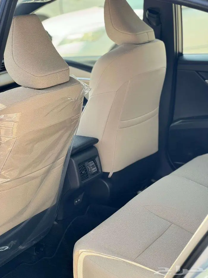 تويوتا كامري E بنزين 2025 6