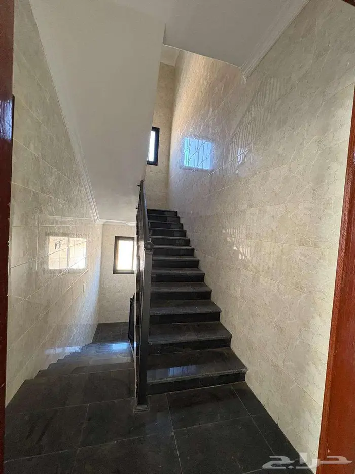 فيلا للبيع حي البركة 10