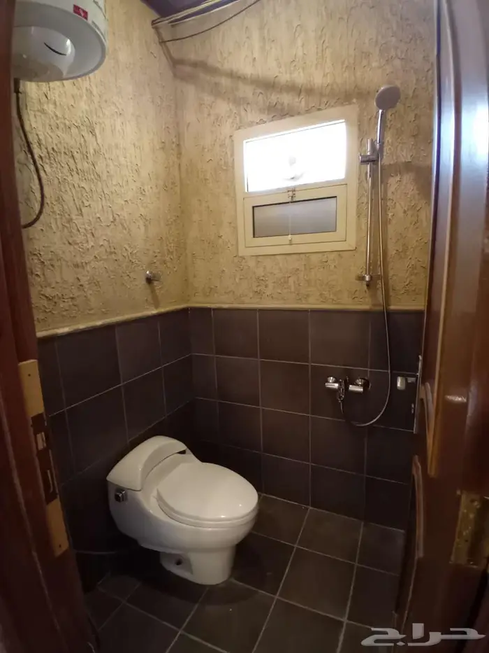 دور أرضي للإيجار في حي الياسمين 11