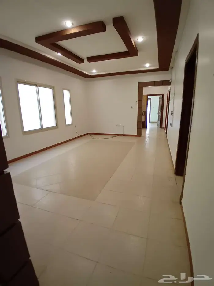 دور أرضي للإيجار في حي الياسمين 15