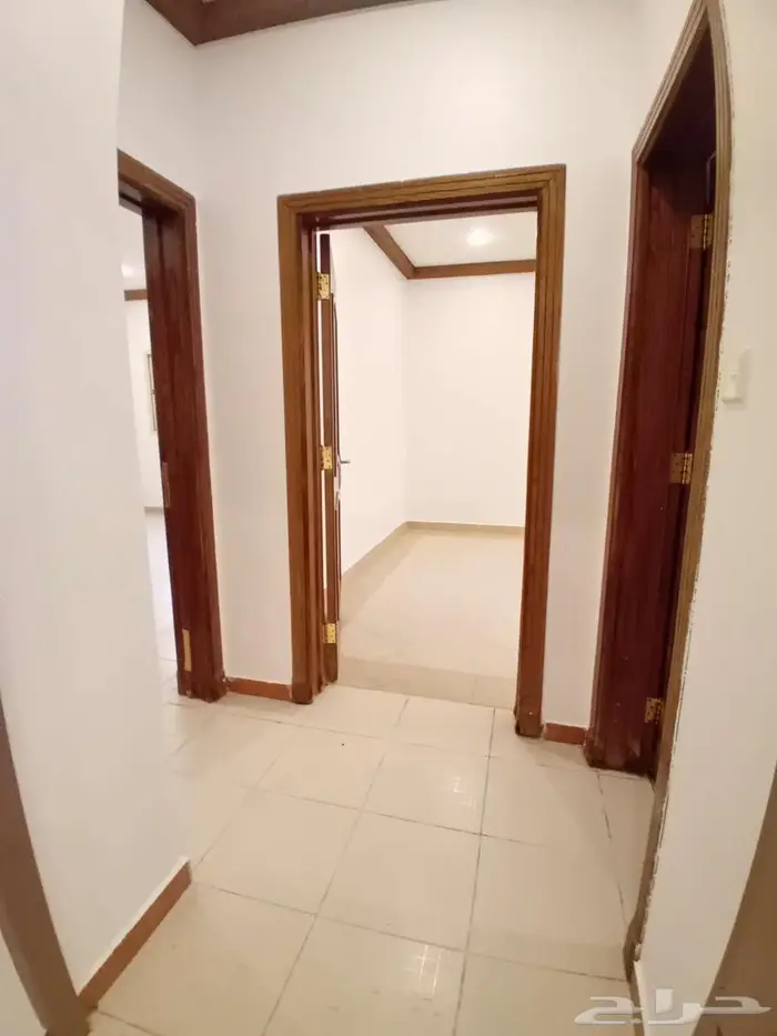 دور أرضي للإيجار في حي الياسمين 16