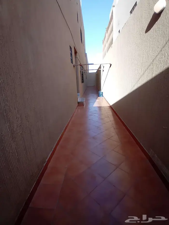 دور أرضي للإيجار في حي الياسمين 2