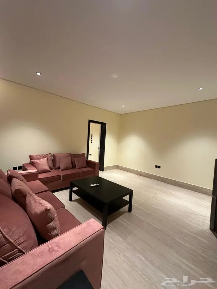 شقة للايجار بحي الندوة غرفة وصالة 4