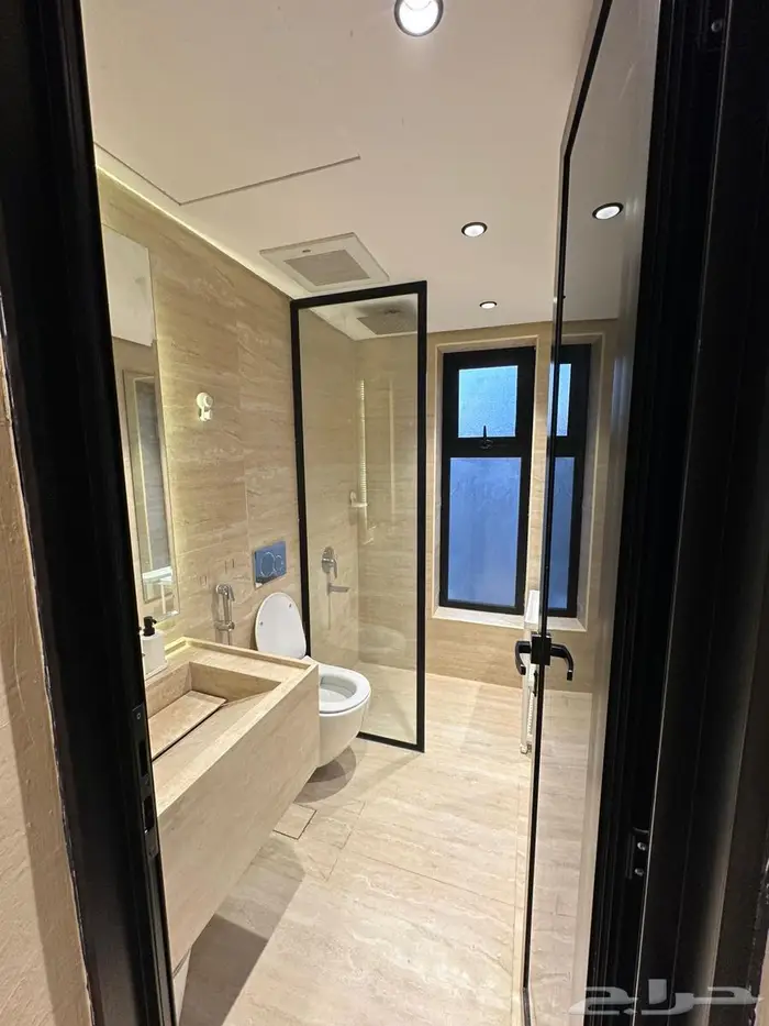 شقة للايجار بحي الندوة غرفة وصالة 8